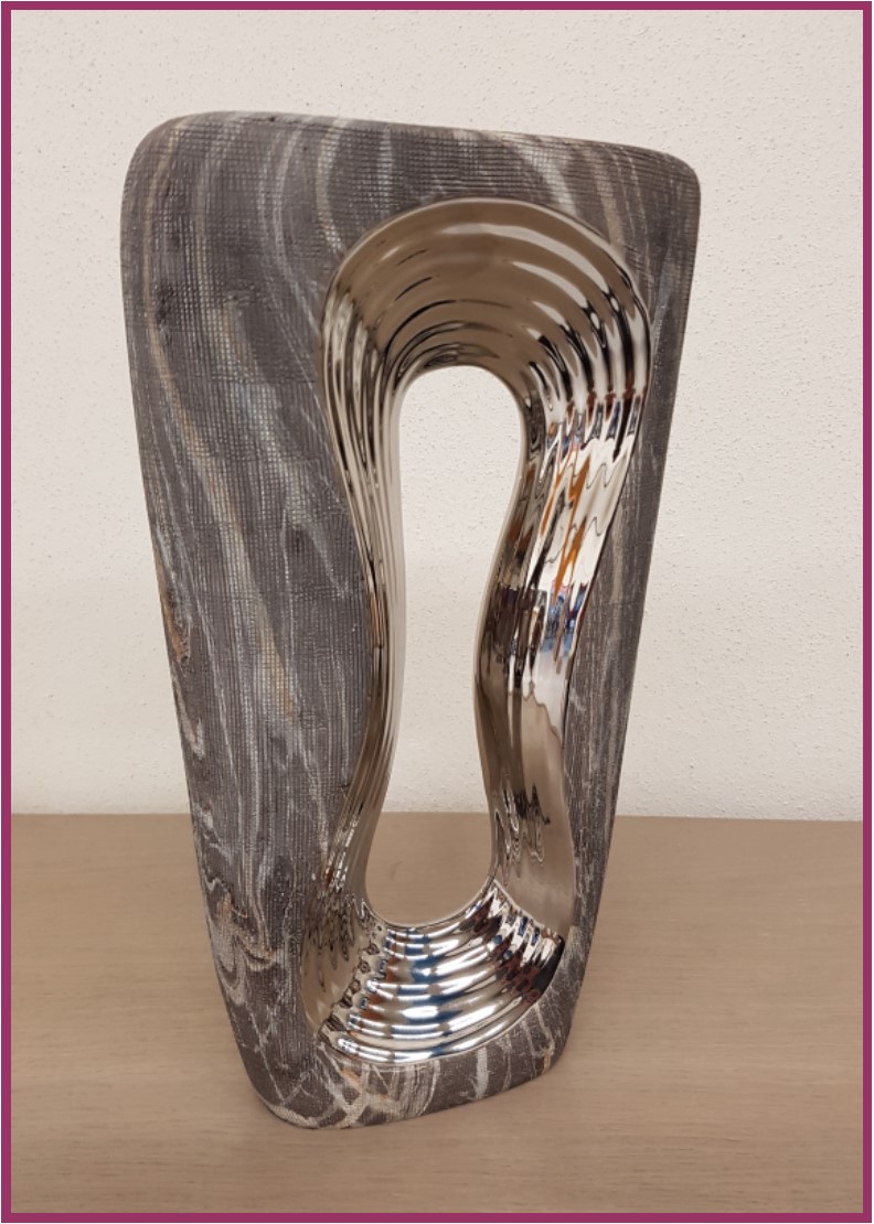 Vase maskato gris et métal